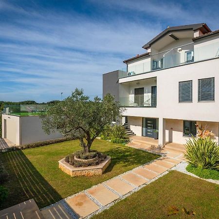 Apartments La Mer Pula Exterior photo